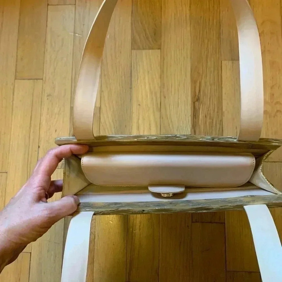 adrienne vittadini structured woven handbag w/horn - Picture 3 of 6